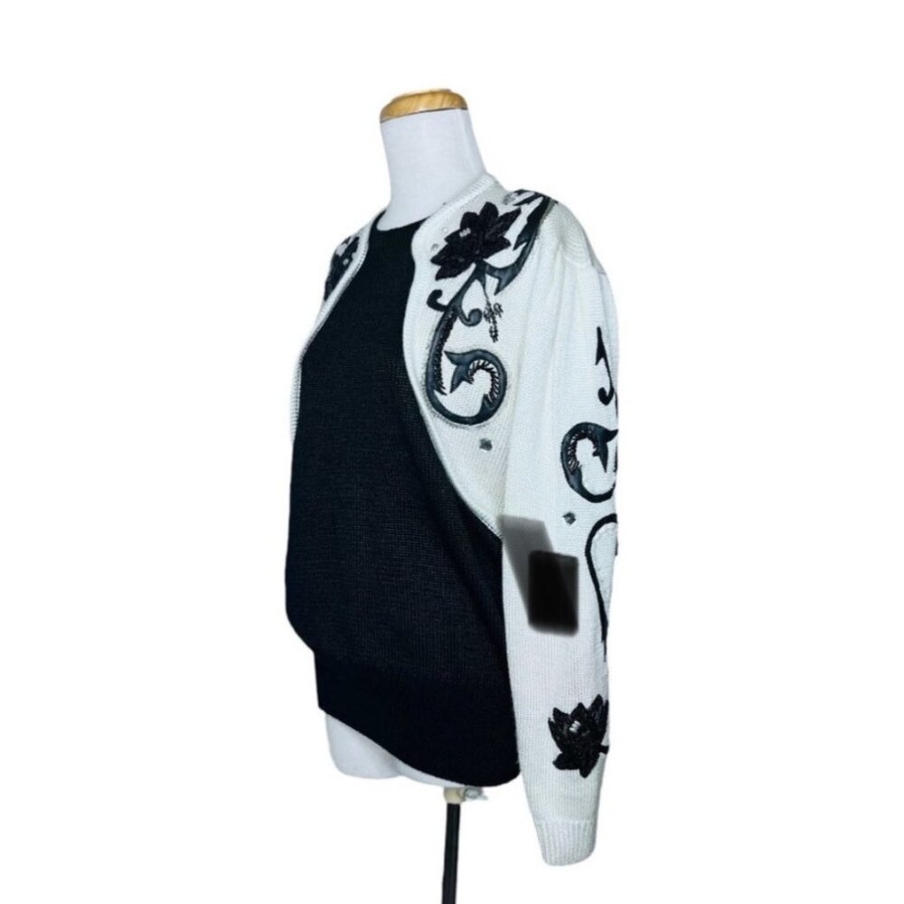 Vintage Shannan Womens Floral Embroidered Cardigan Sweater Size L Black & White - Picture 13 of 14